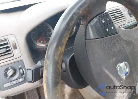 2005 Volvo S40 2.4I from USA, damaged, VIN YV1MS382152091398